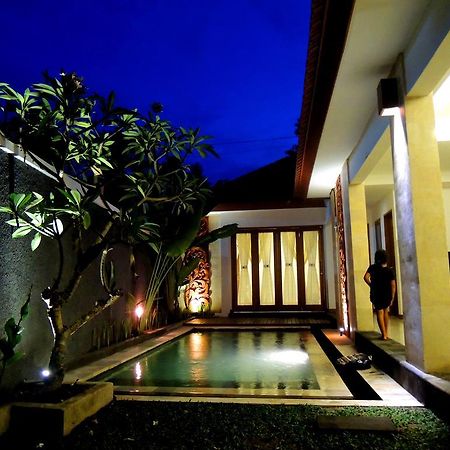 Jayastuti House Villa Ubud Værelse billede